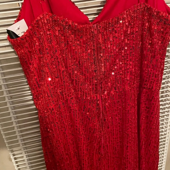 Stunning Red Sequin Dress with a slit - Picture 3 of 4